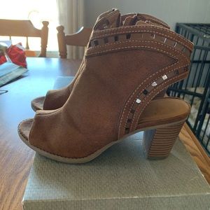 Glenda Open Toe West Shows